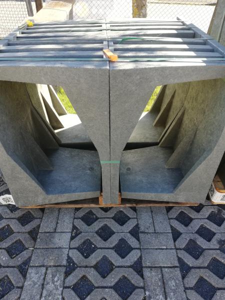 1 Palette á 5 L-Steine aus Recyclingkunststoff grau LxBxH: 50x50x80cm